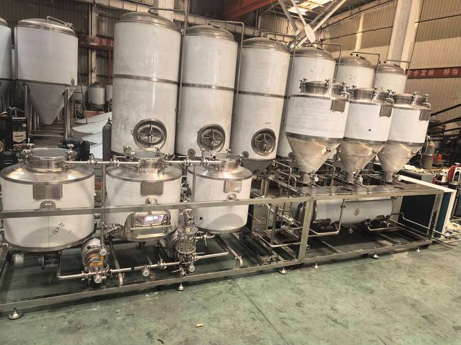 利川数控啤酒设备多少钱一套？新手开精酿酒吧能直接上手吗